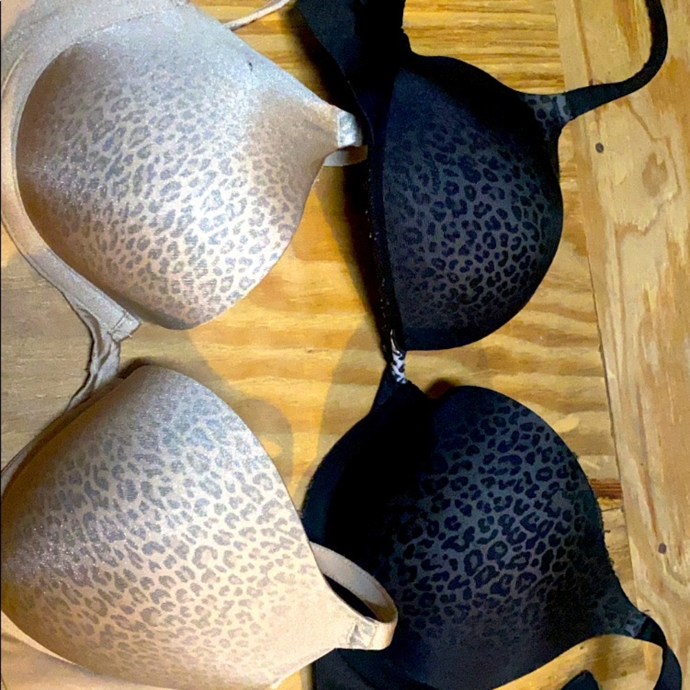 Love these but no longer fit me.barely got to be worn. Minor push up.